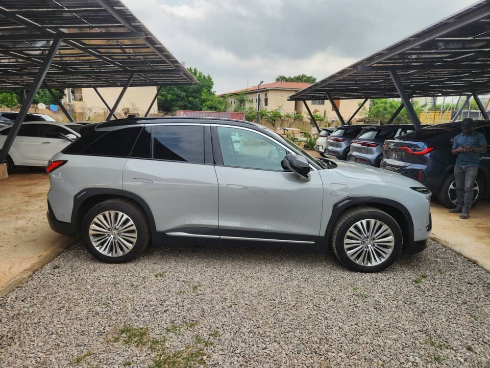 Ezyride electric SUV side